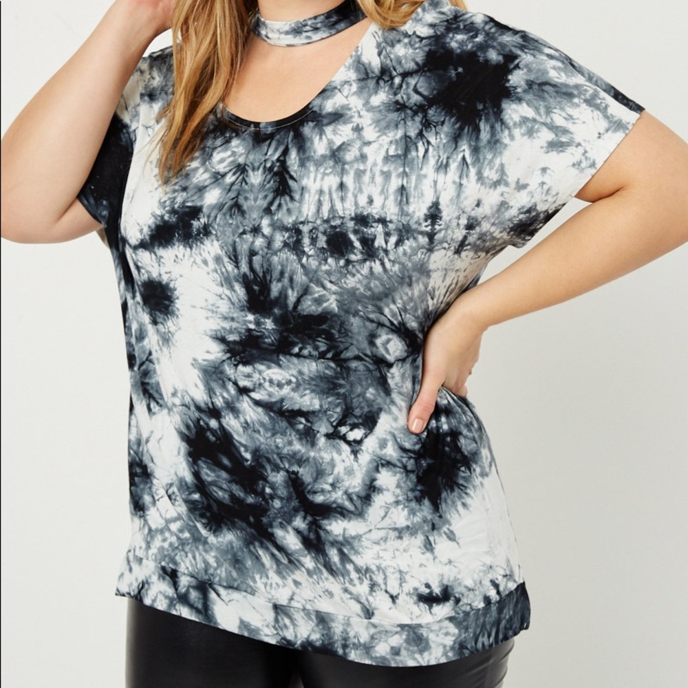 Tie-Dye Choker Neckline Top